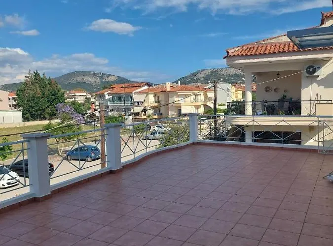 Cozy Maisonette Апартаменты Нафплион