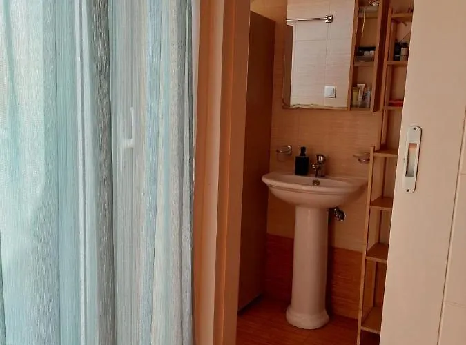 Апартаменты Cozy Maisonette *